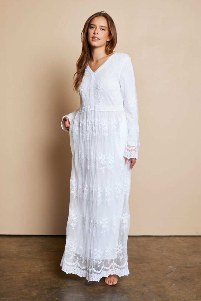 The Savannah Lace Temple Dress in White