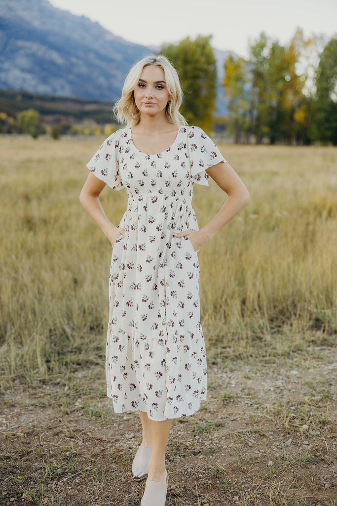 white patterned dress NERIDA - FLOWY DRESS market mornings White & Navy Sleeveless Patterned