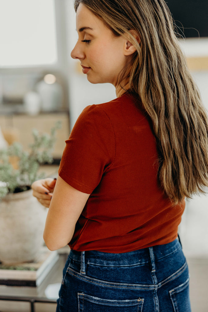 Short Sleeve Ribbed Tee in Smoked Paprika