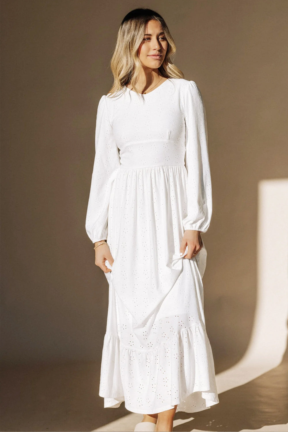 The Sandra Eyelet Floral Temple Dress in Creamy White M The Sandra Eyelet Floral Temple Dress in Creamy White M