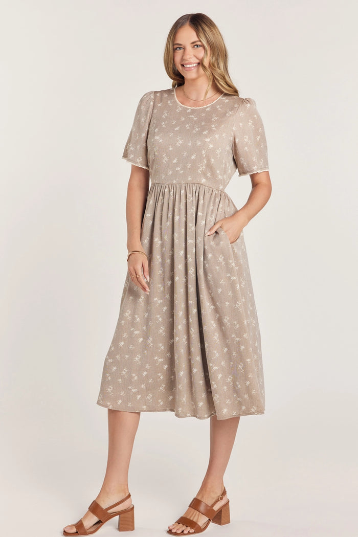 The Anzlie Printed Dress in Brown