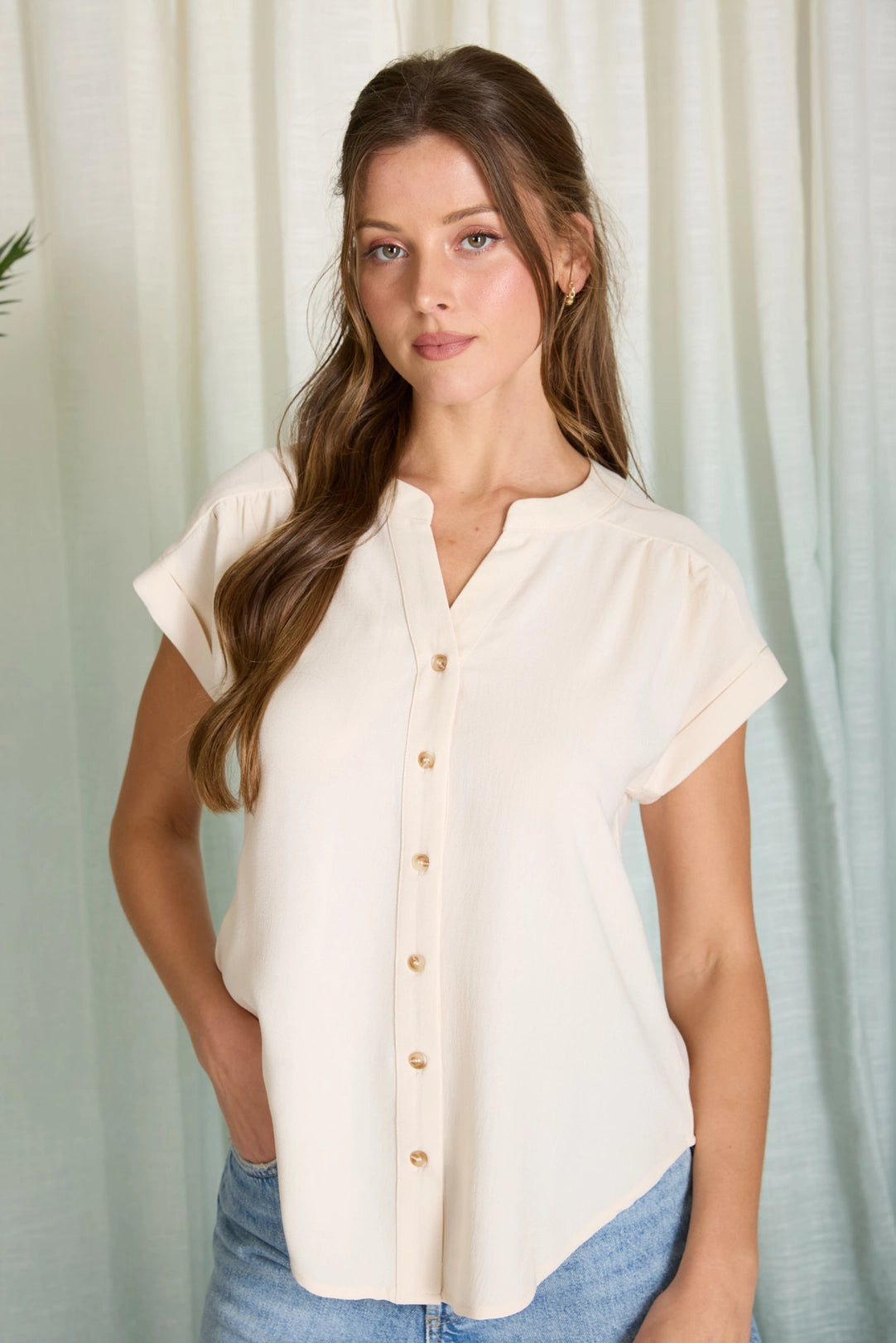 The Isadora Short Sleeve Top in Lt Khaki