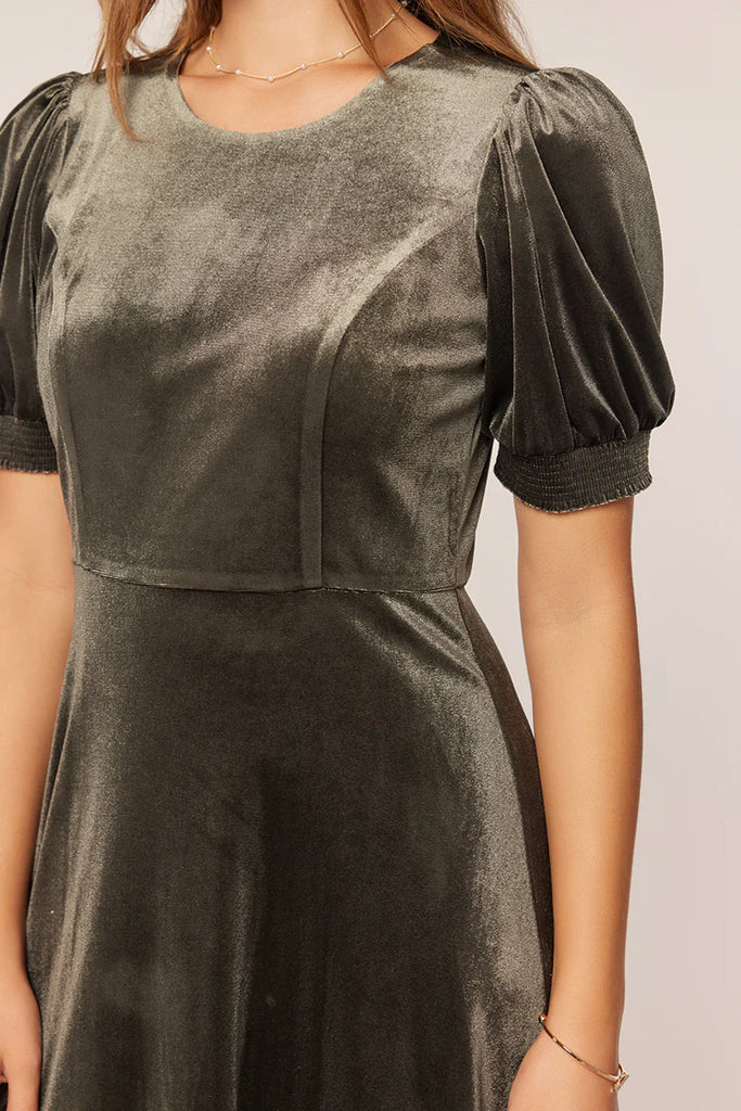 The Kelli Velvet Midi Dress Olive